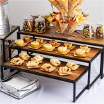 ΠΕΡΙΓΡΑΦΗ ΑΠΟ stant/riser mavros metallikos skeletos me xilini epifaneia apo xilo akakias makrostena set 3tmx tablecraft